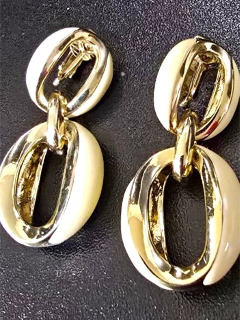 Vtg 1980s Signed Anne Klein AK Cream Enamel Door Knocker Clip On Earrings Gold